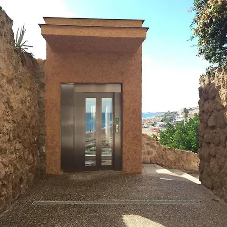 Beautiful Beachfront Studio In Torremolinos 32 * Torremolinos